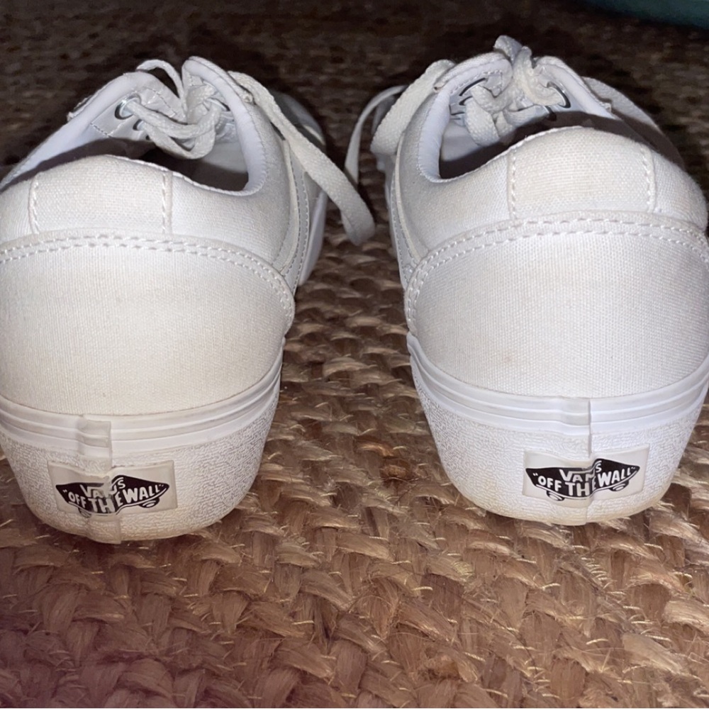 Women’s white vans size 8